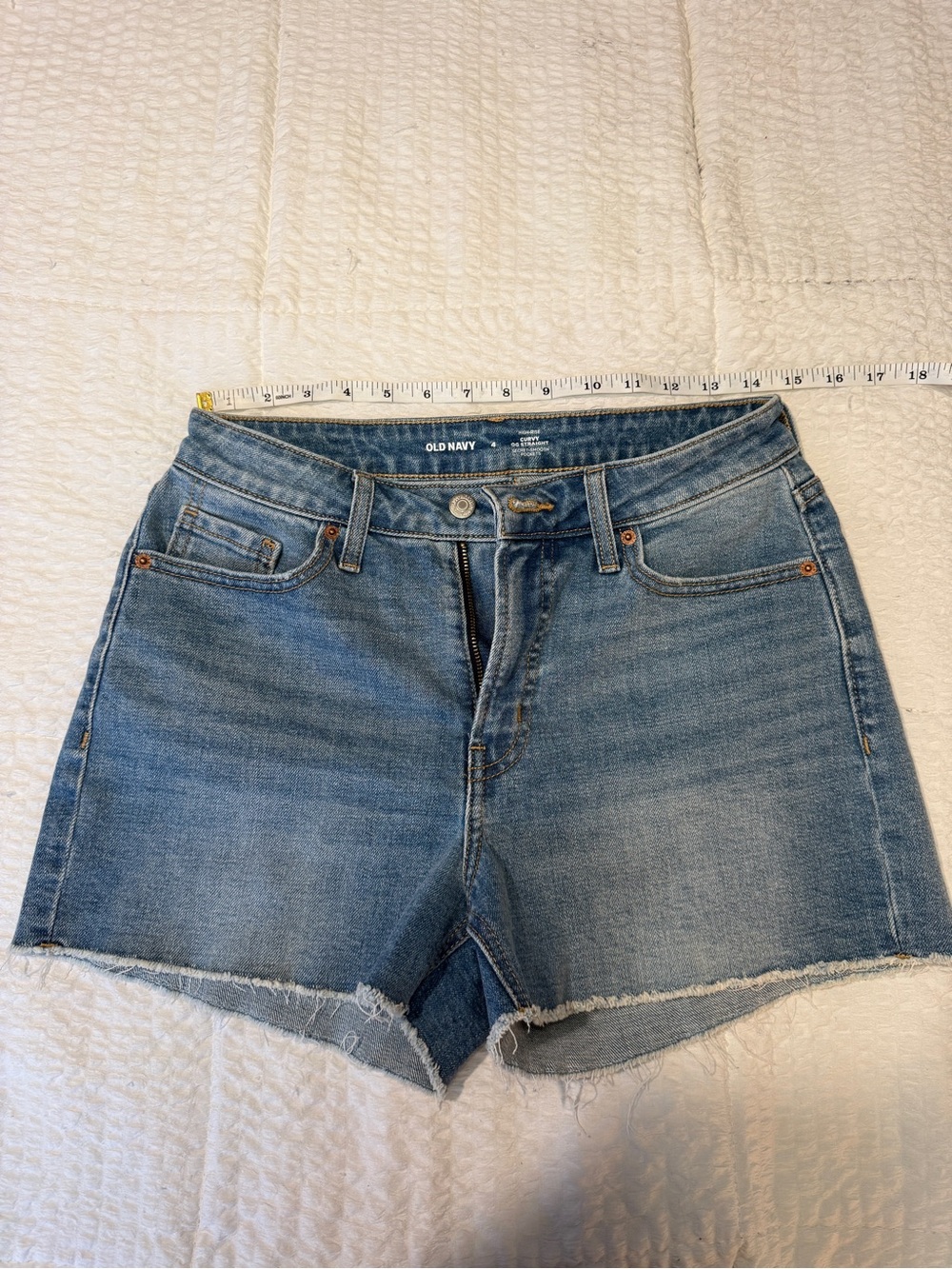 Old Navy Curvy High Rise OG Straight Jean Shorts Size 4